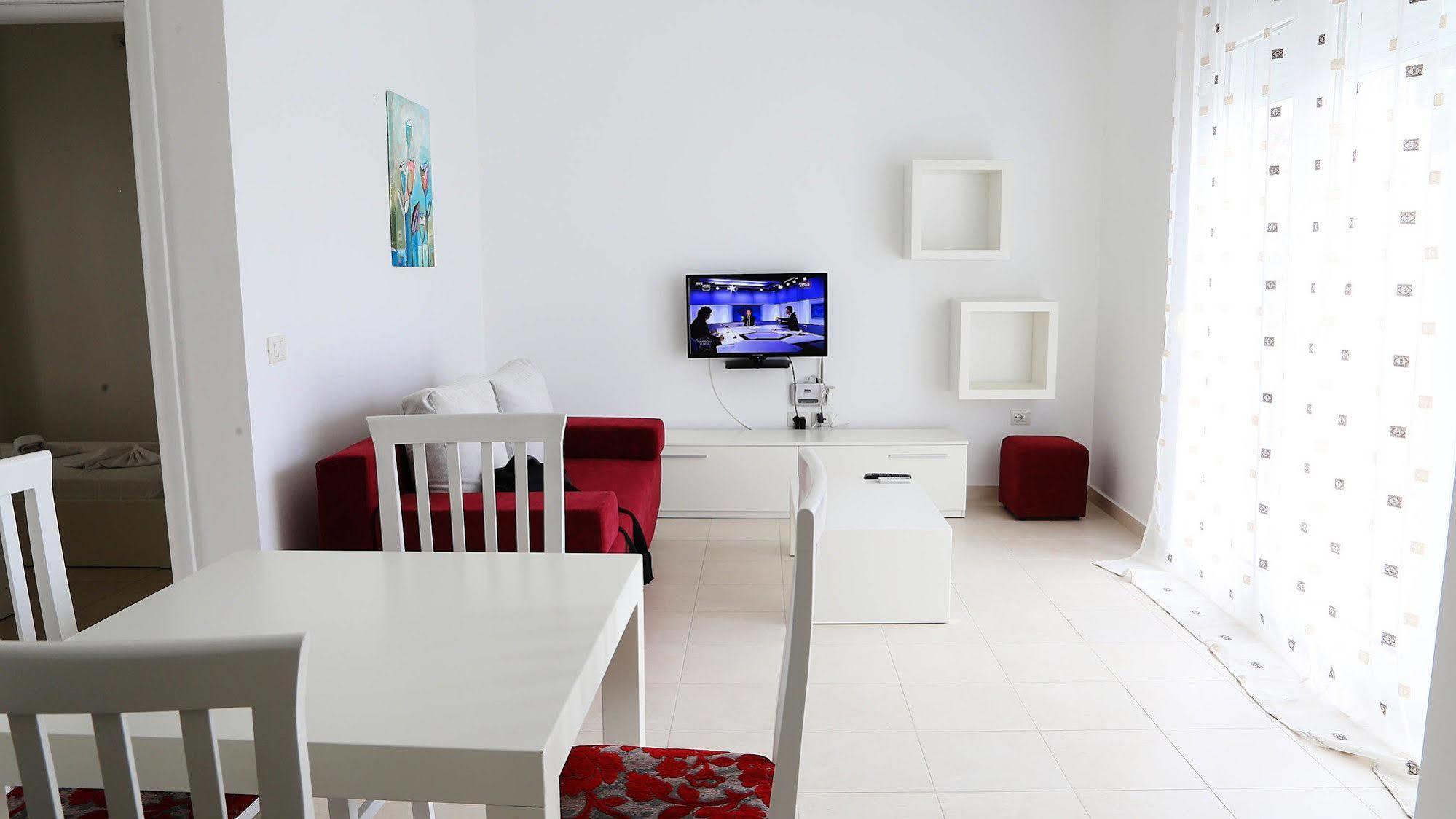 Bougainville Bay Apartments Sarandë エクステリア 写真